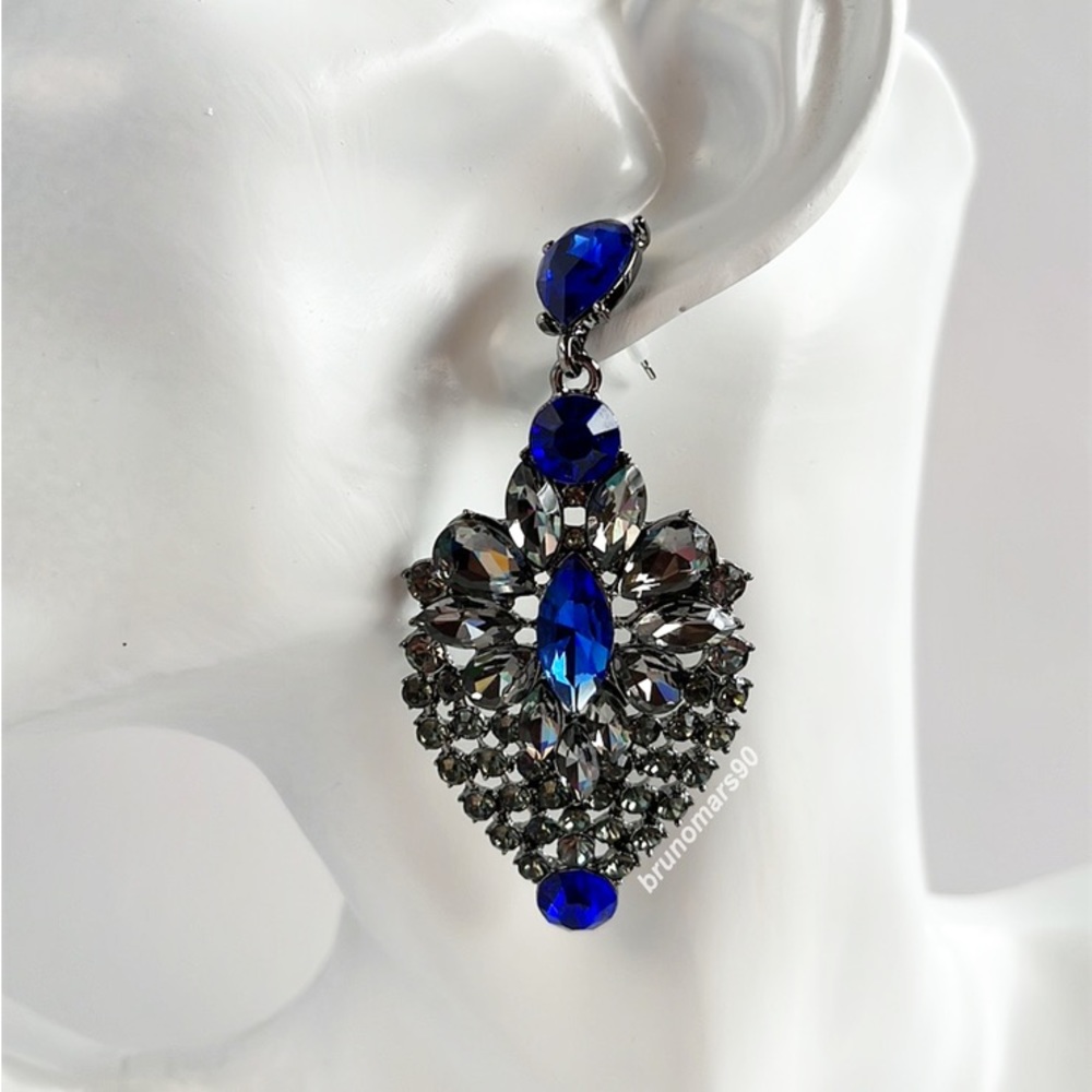 Charming Charlie Crystal Chandelier
Earrings - Picture 2 of 3
